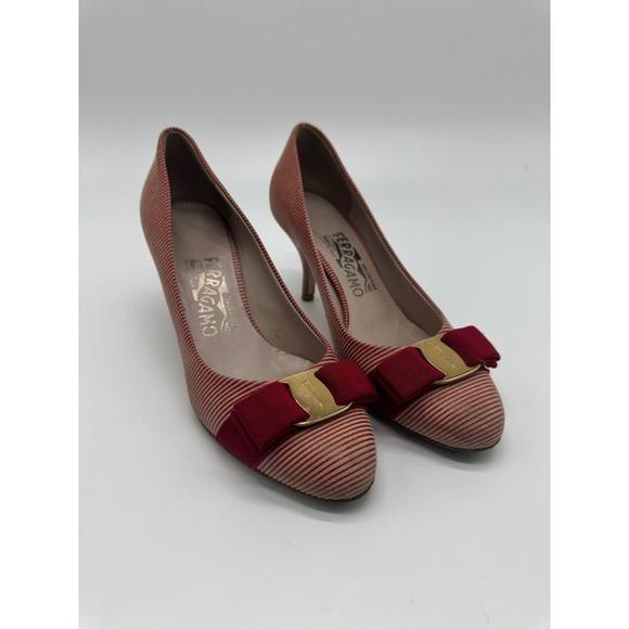 Salvatore Ferragamo Vara Bow Pumps Size 5 Leather Heels w Dust Bag - Picture 3 of 9